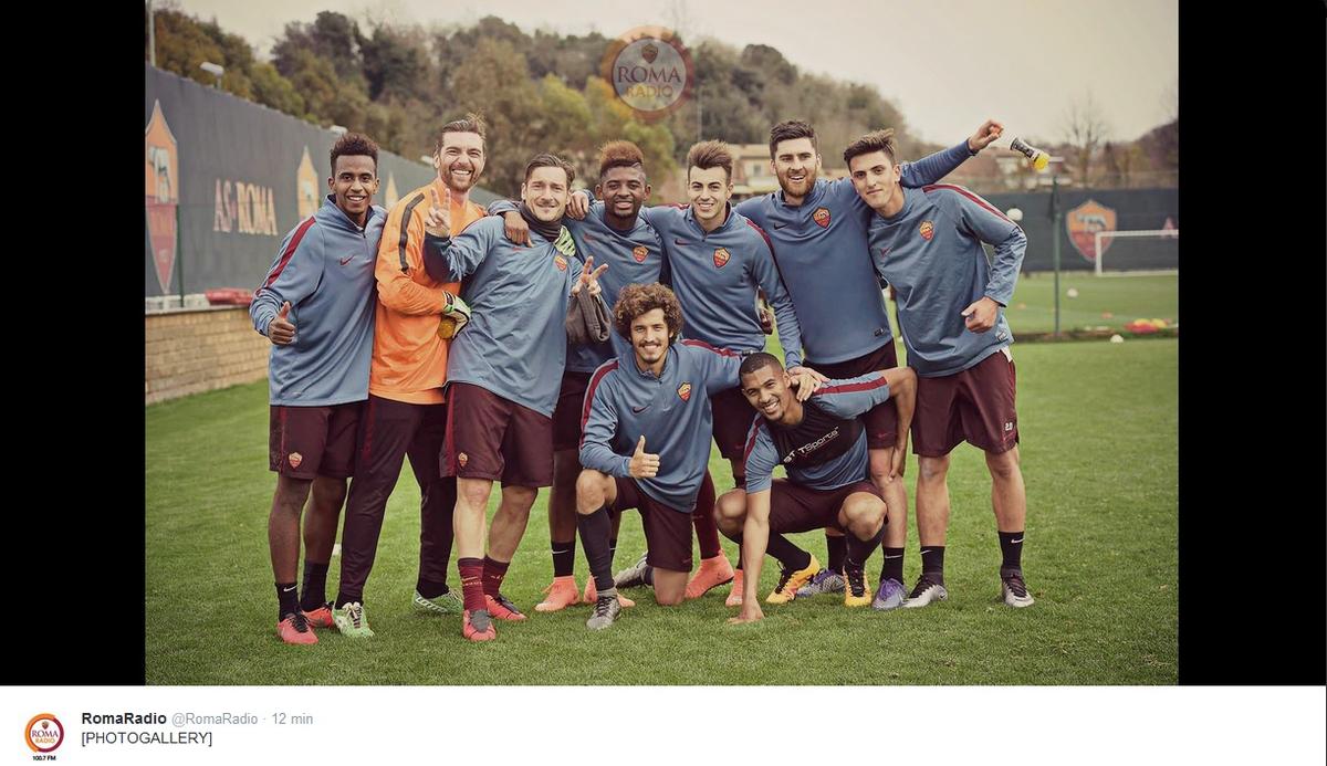 Roma, the day after: Totti in campo a Trigoria