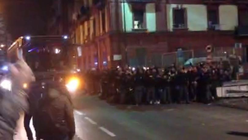Milan, l'arrivo al San Paolo tra i fischi
