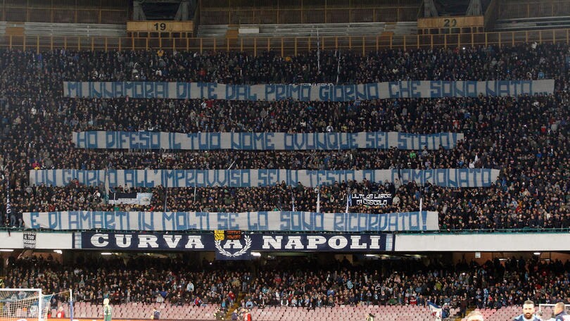 Napoli-Milan, "Un giorno all'improvviso" in curva al San Paolo
