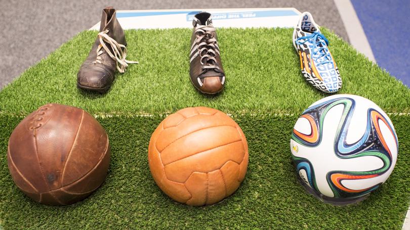 Fifa, ecco il museo di Zurigo: dagli scarpini del '34 al biliardino con Pelé