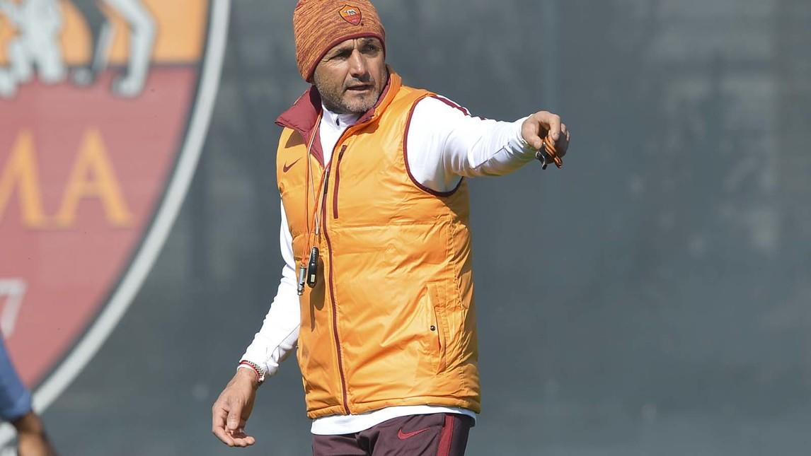 La Roma si allena in vista dell'Empoli: a Trigoria assenti Manolas e Florenzi