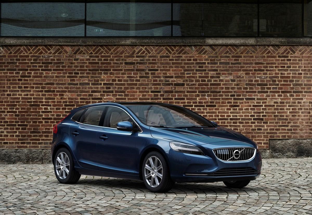 Nuove Volvo V40, piccole ammiraglie al Salone di Ginevra