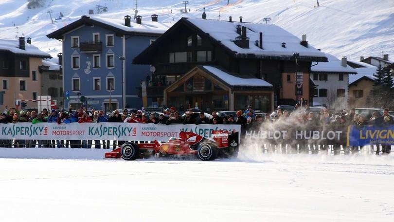 Ferrari a Livigno, Fisichella show sulla neve