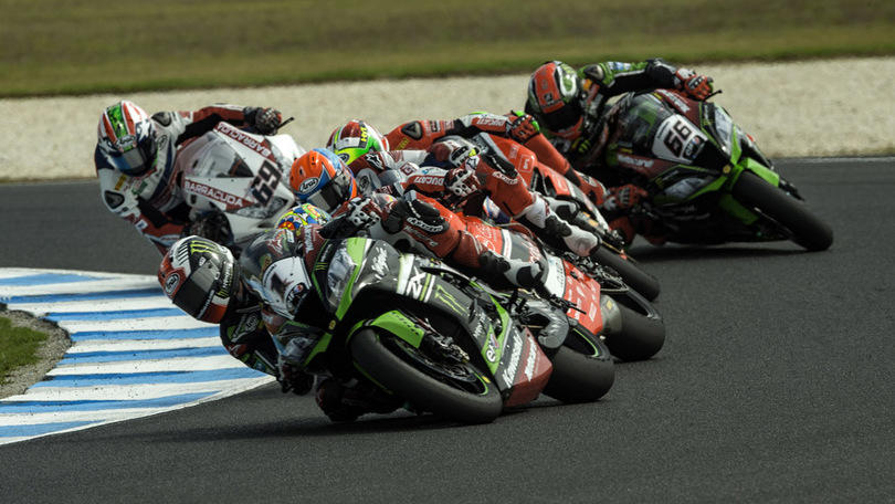 SBK Phillip Island, gara 2: bis di Rea, podio Giugliano
