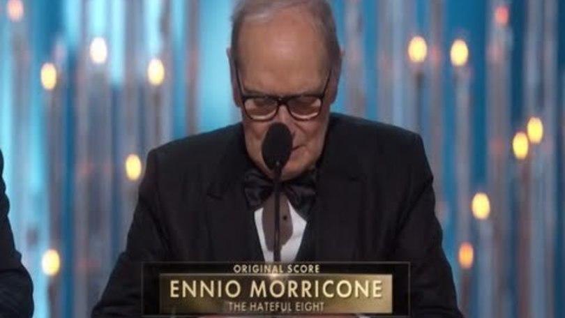 Oscar Morricone, la consegna del premio al Maestro