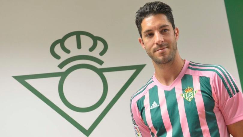 Il Betis Siviglia omaggia le donne: la maglia è verderosa!