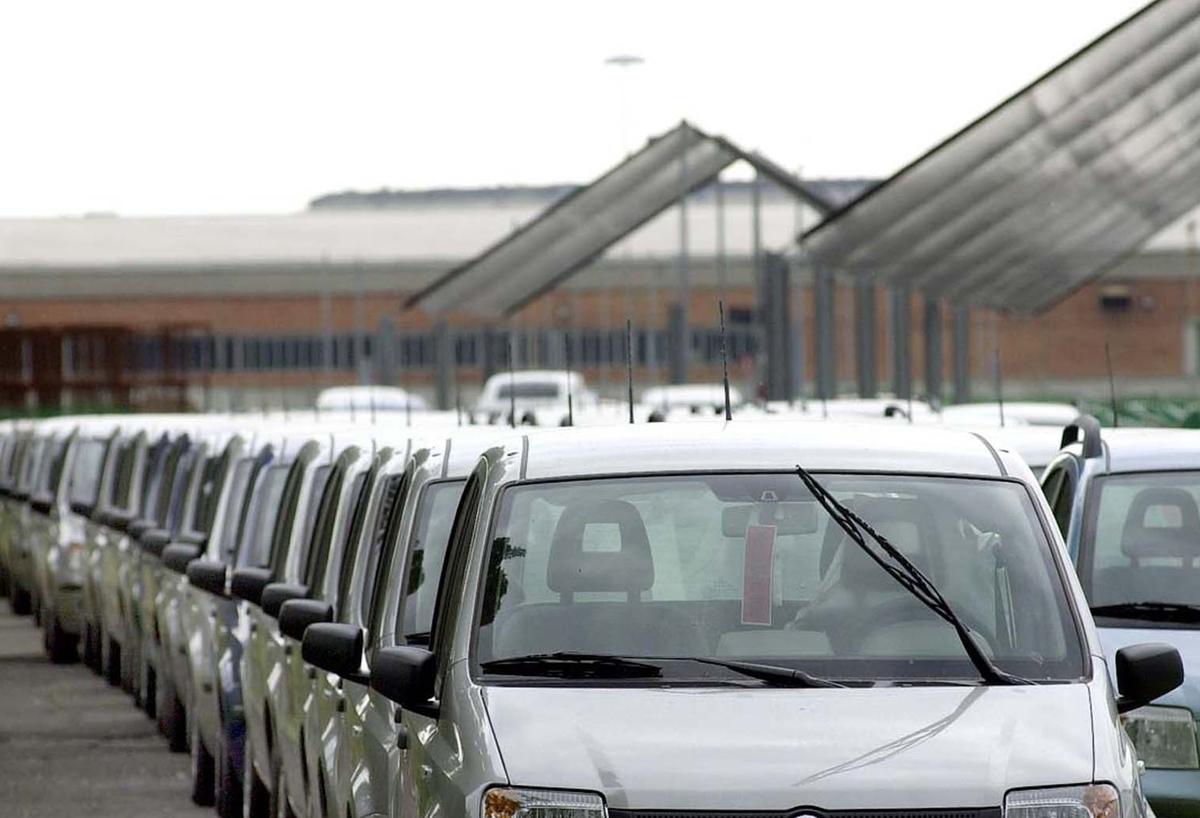Mercato auto, febbraio boom: vendite +27,3%