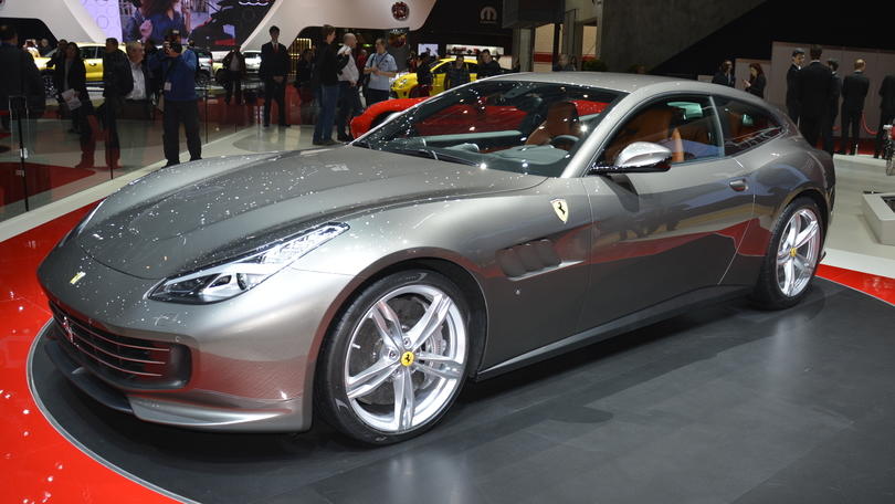 Ferrari GTC4Lusso, la star del Salone di Ginevra