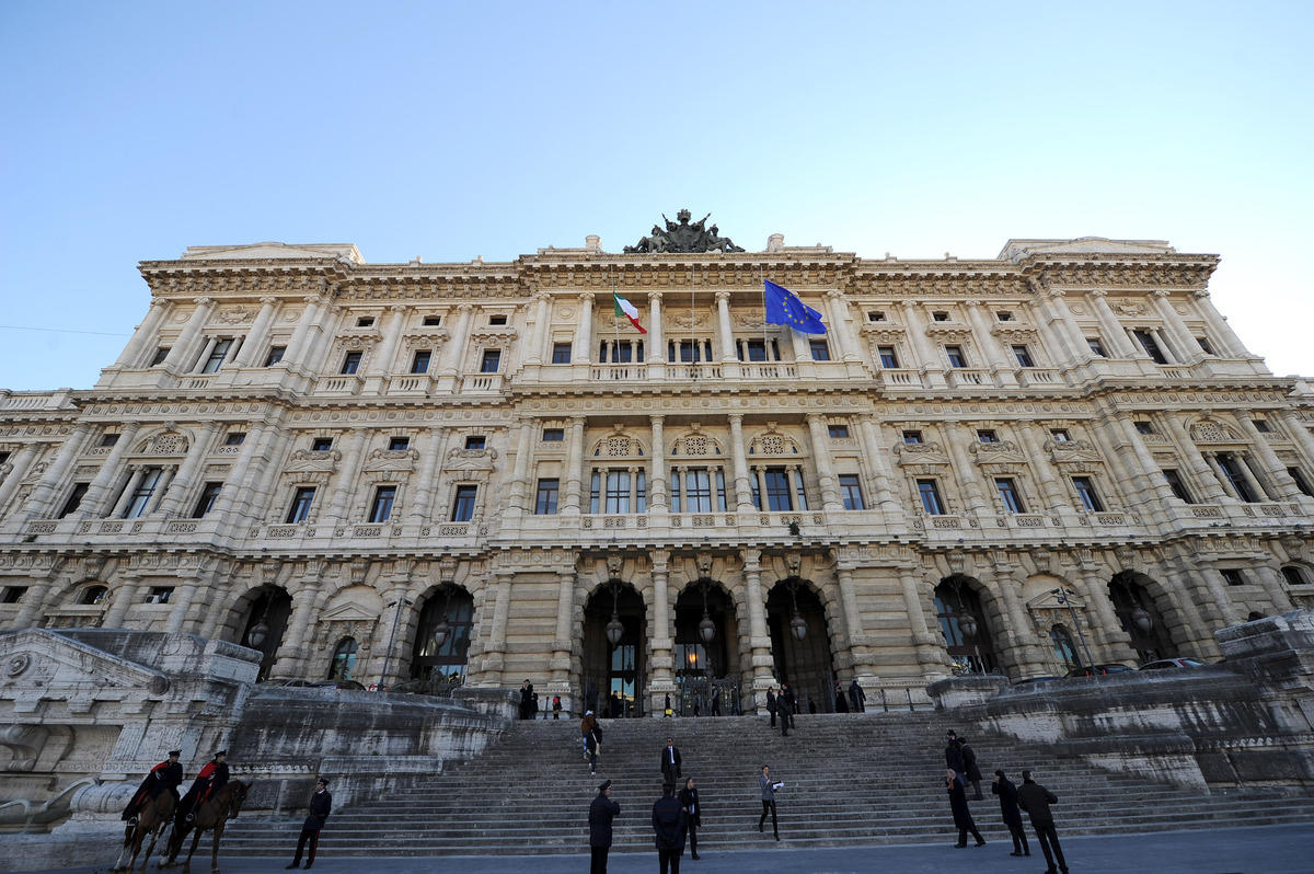 Cassazione: insulti sui social network puniti come quelli a mezzo stampa