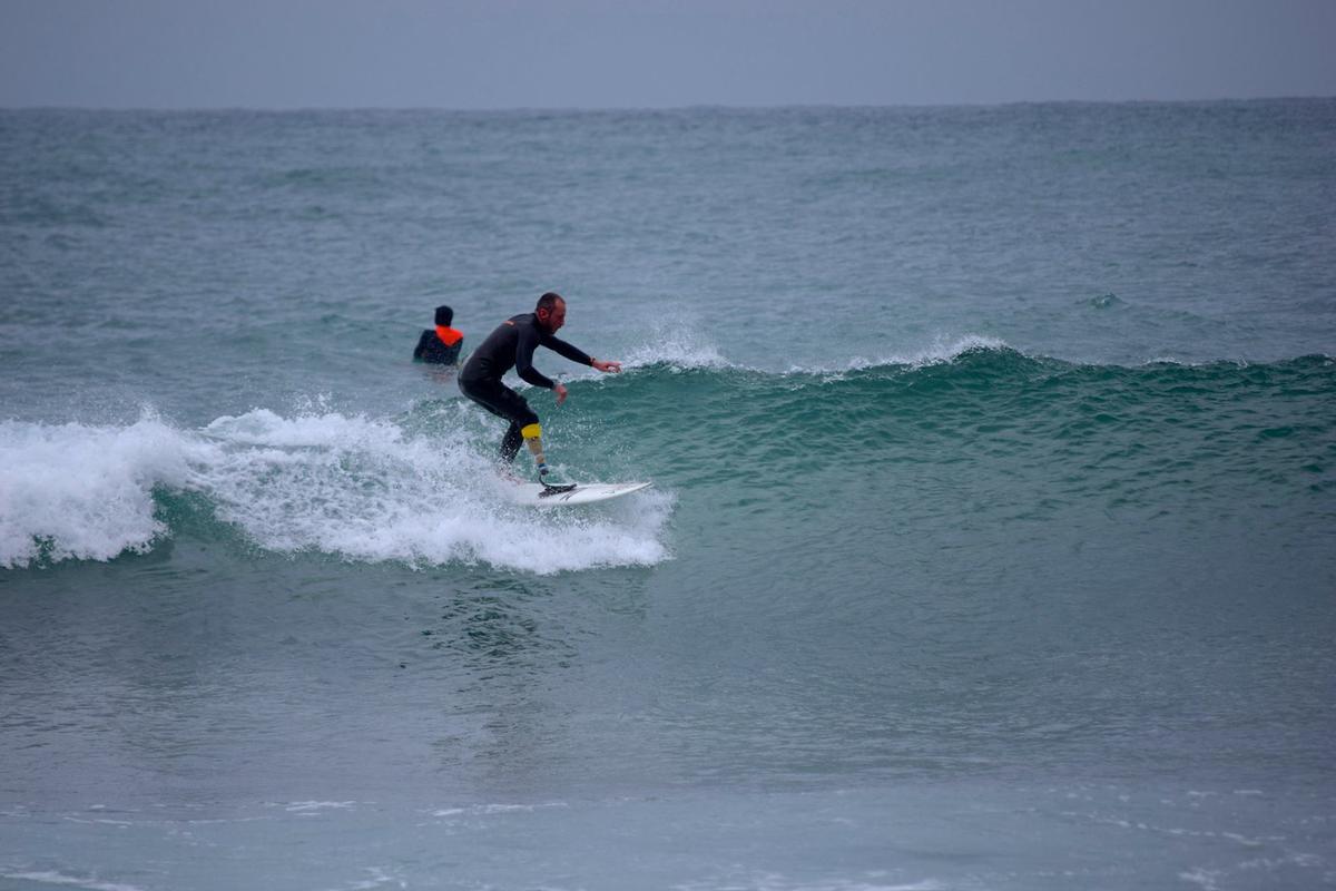 Passetti, unico italiano dell’adaptive surf: «Il mare è la mia vita, l’handicap non mi ferma»