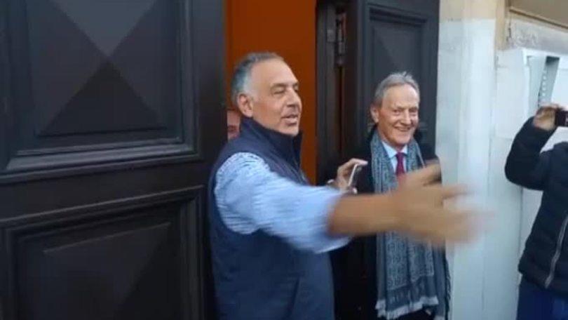 Pallotta scatta un selfie con i giornalisti