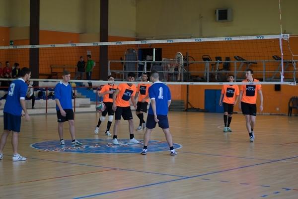 Volley: Volley Scuola, Per il Tito Lucrezio Caro buona la prima