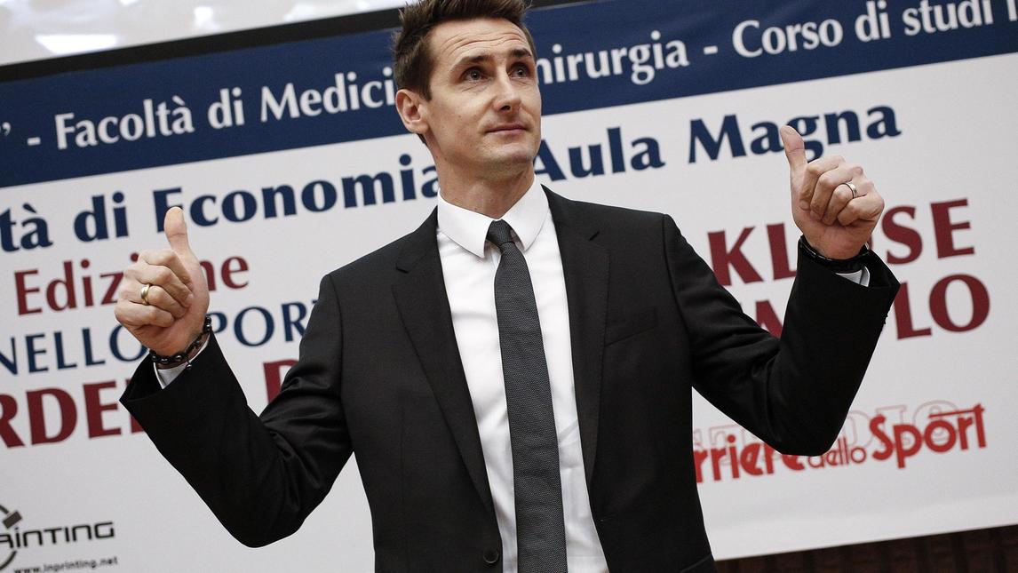 Lazio, Klose riceve il premio Tor Vergata Etica nello Sport 2016