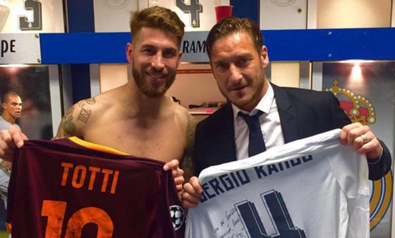 Champions League Roma, Totti nello spogliatoio del Real: scambiata la maglietta con Ramos