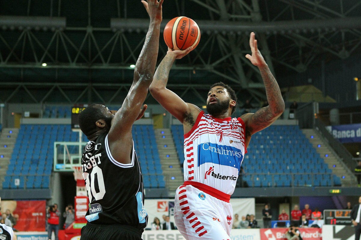 Basket Serie A, Pesaro avvicina la salvezza