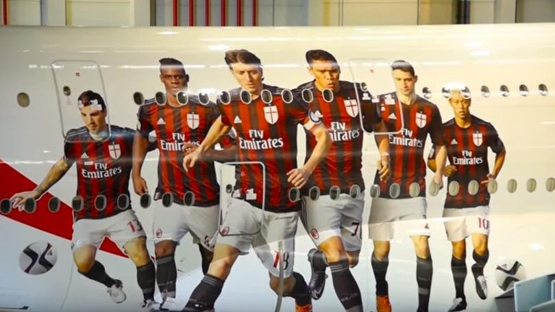 Milan, ecco la dedica di Emirates: un aereo con i giocatori rossoneri