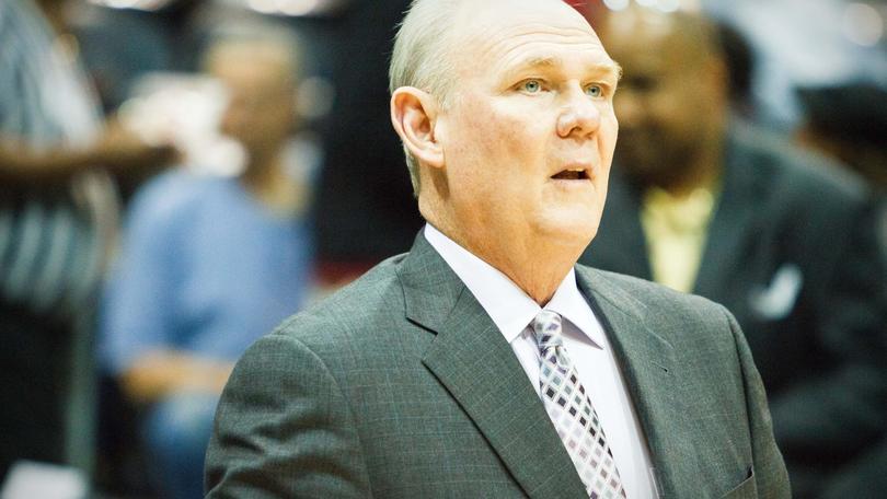 Basket NBA, stop Karl: visita per il cancro