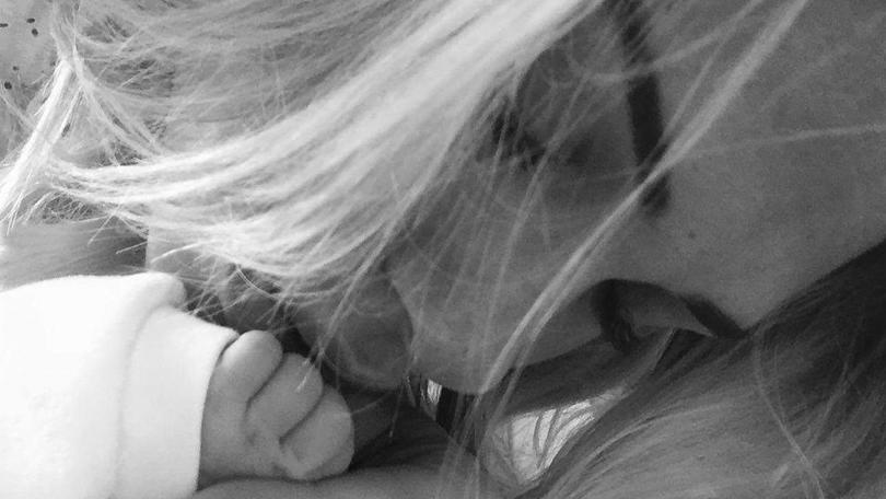 Totty e Ilary, è nata Isabel: una lunga storia d'amore