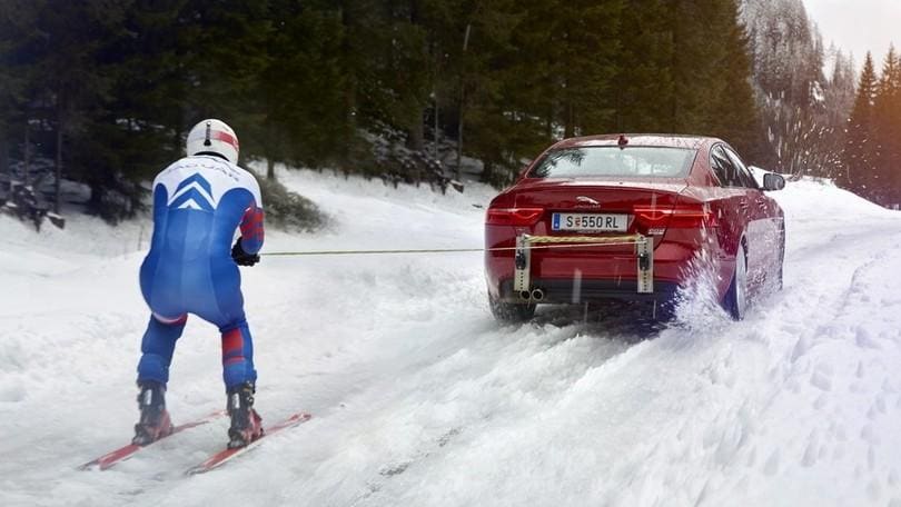 Verso il record di Speed Ski trainato da una Jaguar da 340 cv
