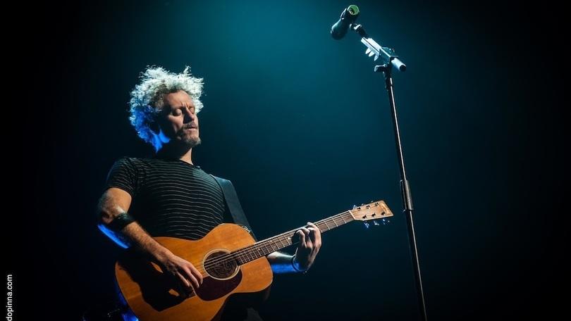 Niccolò Fabi sorprende con "Una somma di piccole cose"