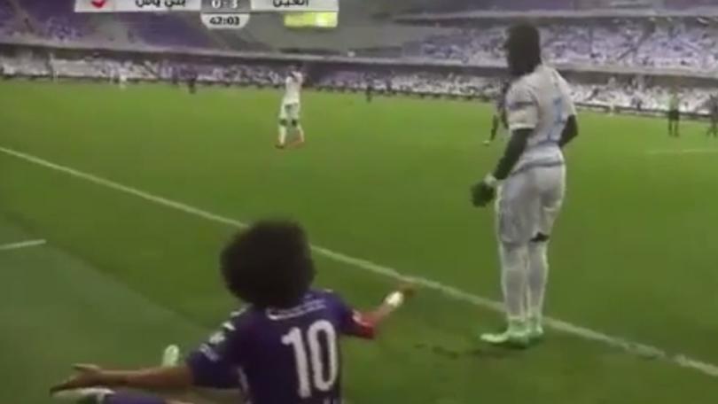 Drenthe all'avversario: "Che problemi hai fratello?"