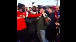Rissa tra tifosi dell'Arsenal dopo l'eliminazione