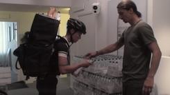 Ibrahimovic costringe il ciclista ai lavori forzati