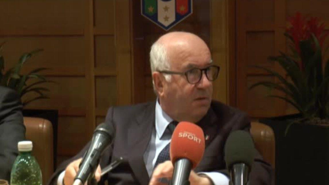 Tavecchio: "Post Conte? Vedremo, c'è tempo"