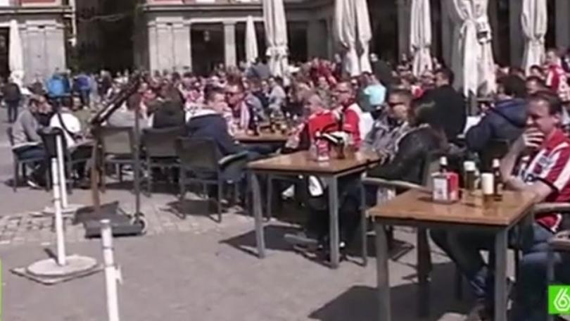 Madrid, tifosi del Psv lanciano monetine ad alcune donne