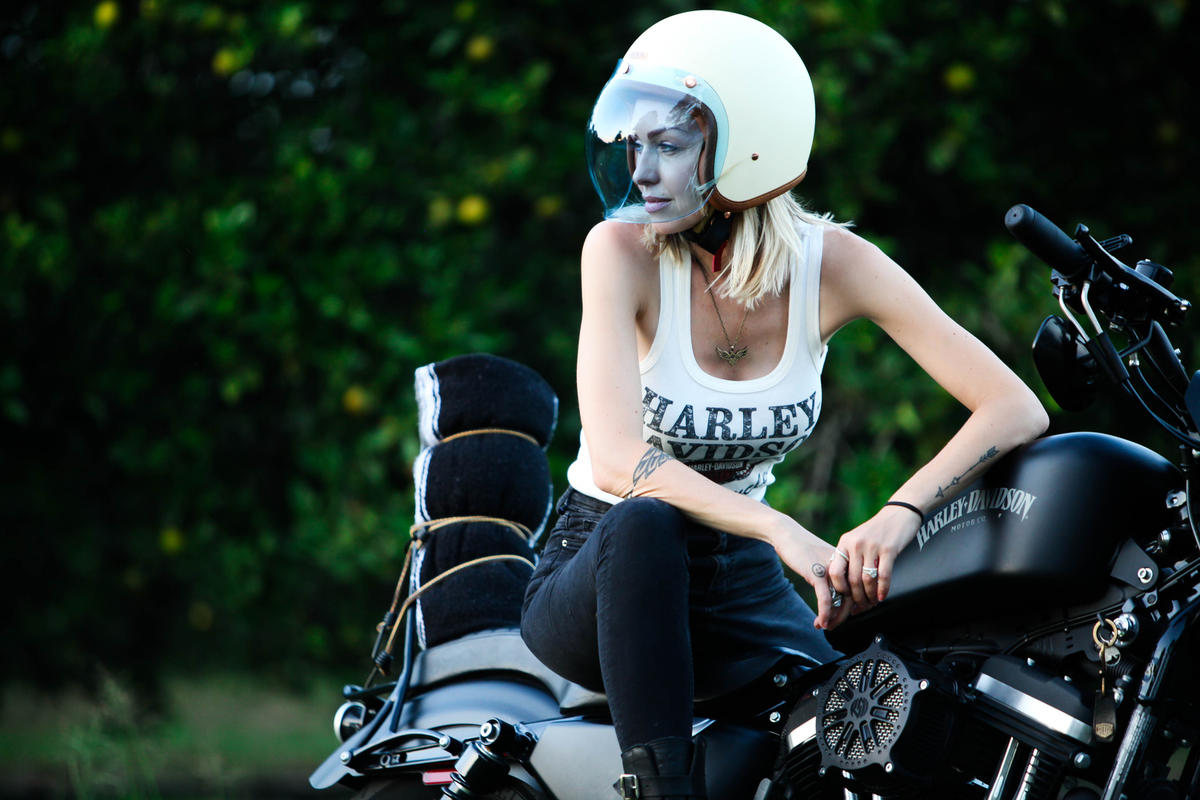 Iron Lilies, la "sorellanza" harleysta