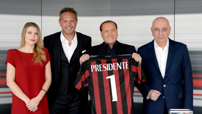 Rivoluzione Milan: i cinesi offrono 600 milioni ma entro due anni Berlusconi deve sloggiare