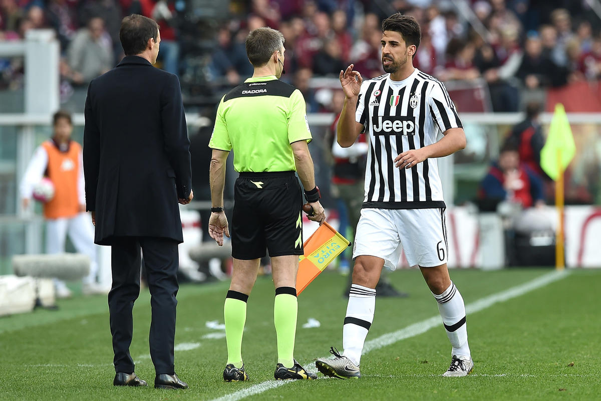 Serie A Juventus, Khedira a Rizzoli: «Ma questo è scemo». Rischia due giornate