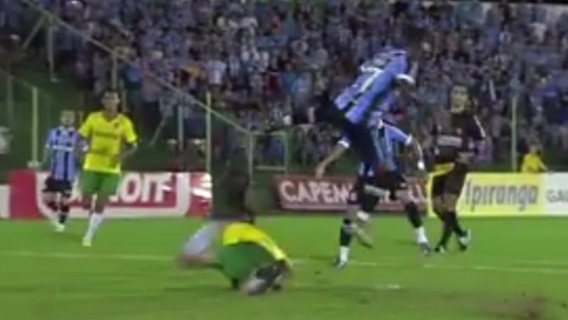 Lincoln alla Ibrahimovic: gol spettacolo in Brasile