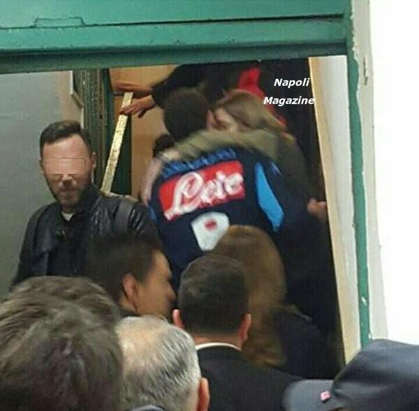 Napoli Higuain, altro bacio a Lara dopo la doppietta contro il Genoa