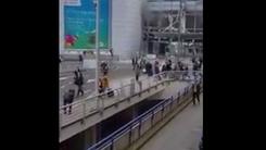 Attentato all'aeroporto di Bruxelles: passeggeri in fuga