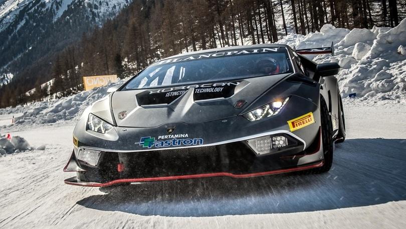 Lamborghini, via al Trofeo e show sulla neve
