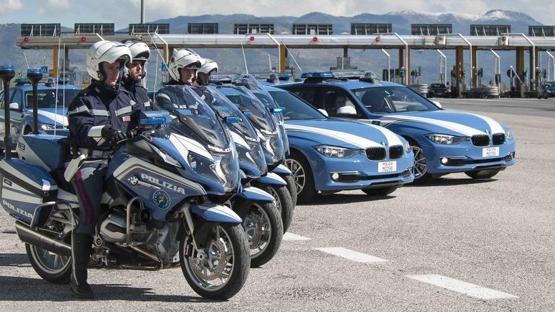 Le nuove BMW 320 d Touring della Polizia Stradale