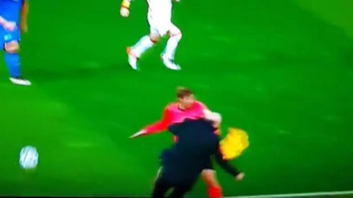 Italia-Spagna, "fallo da rigore" del guardalinee su Del Bosque!