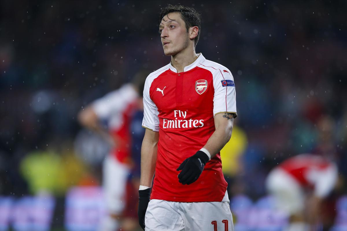 Calciomercato, dalla Spagna: «Il Barcellona vuole Ozil. Dispetto al Real?»