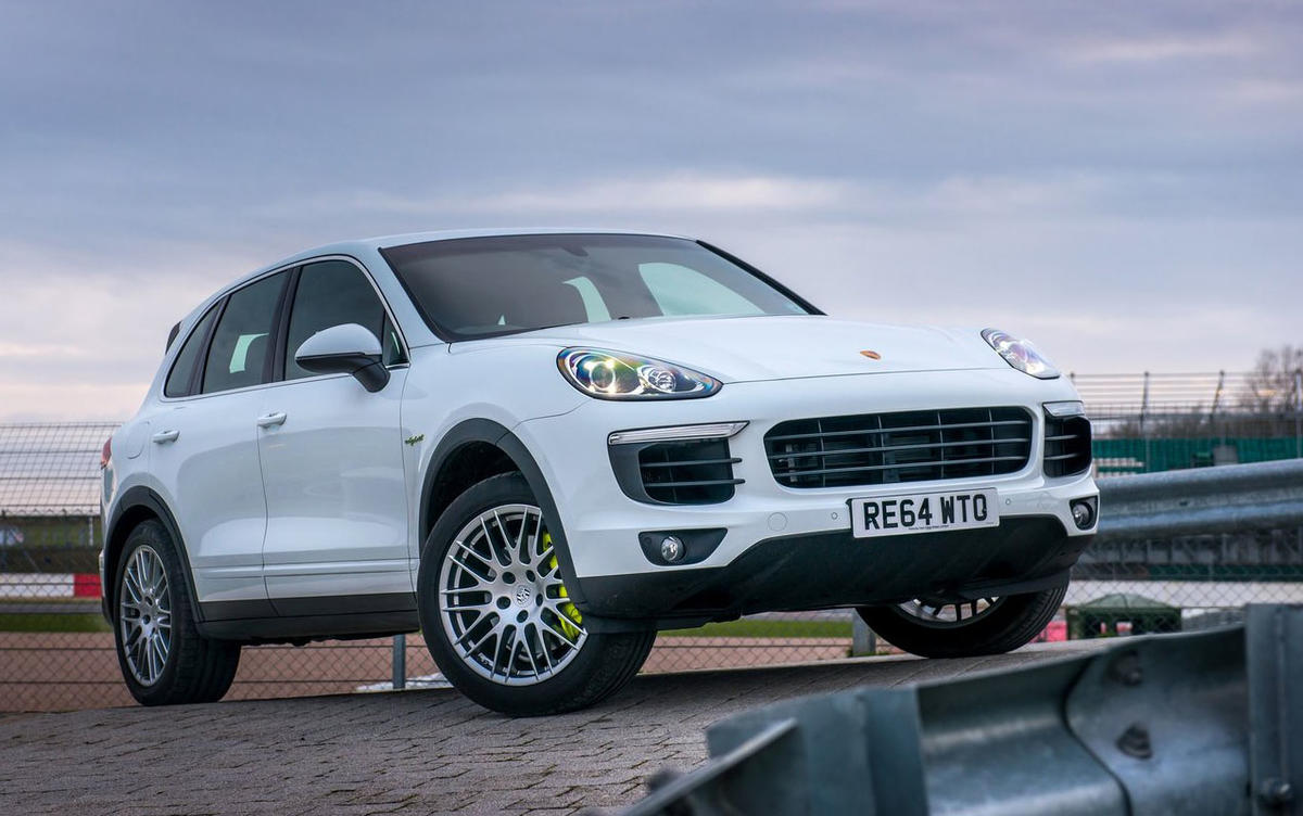 Porsche Cayenne: richiami in officina