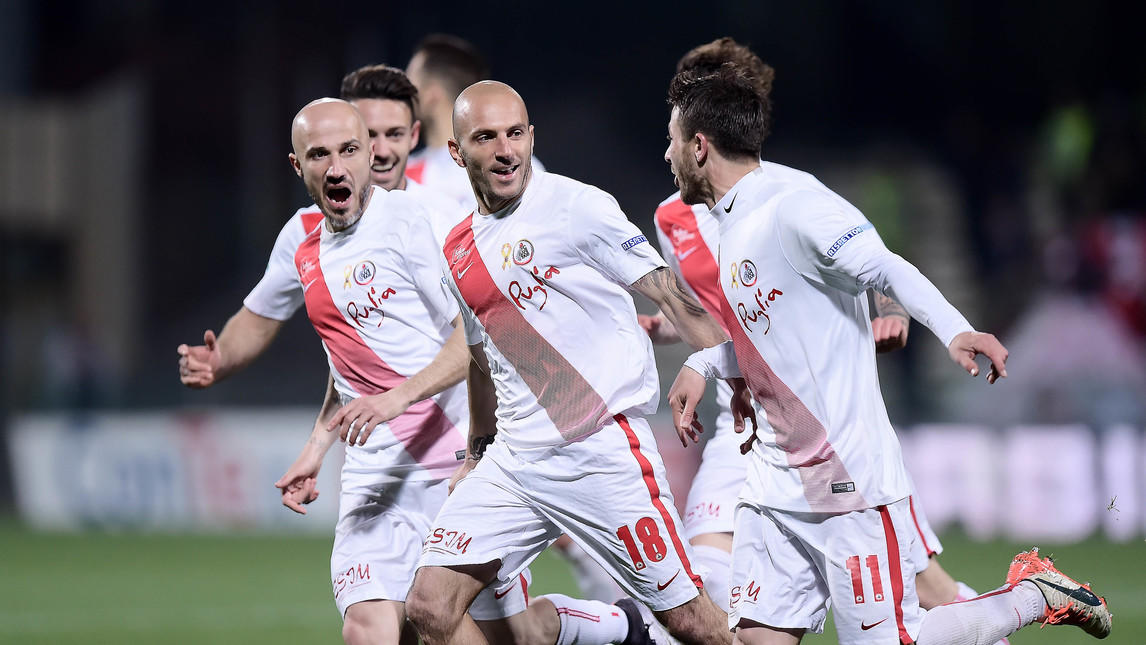 Serie B, Salernitana-Bari 3-4: che spettacolo all'Arechi!