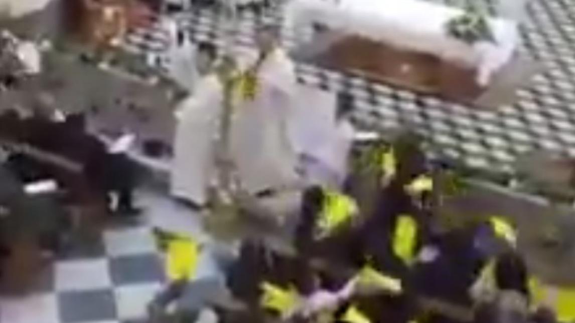 Napoli, "Un giorno all'improvviso" riadattato per la Pasqua