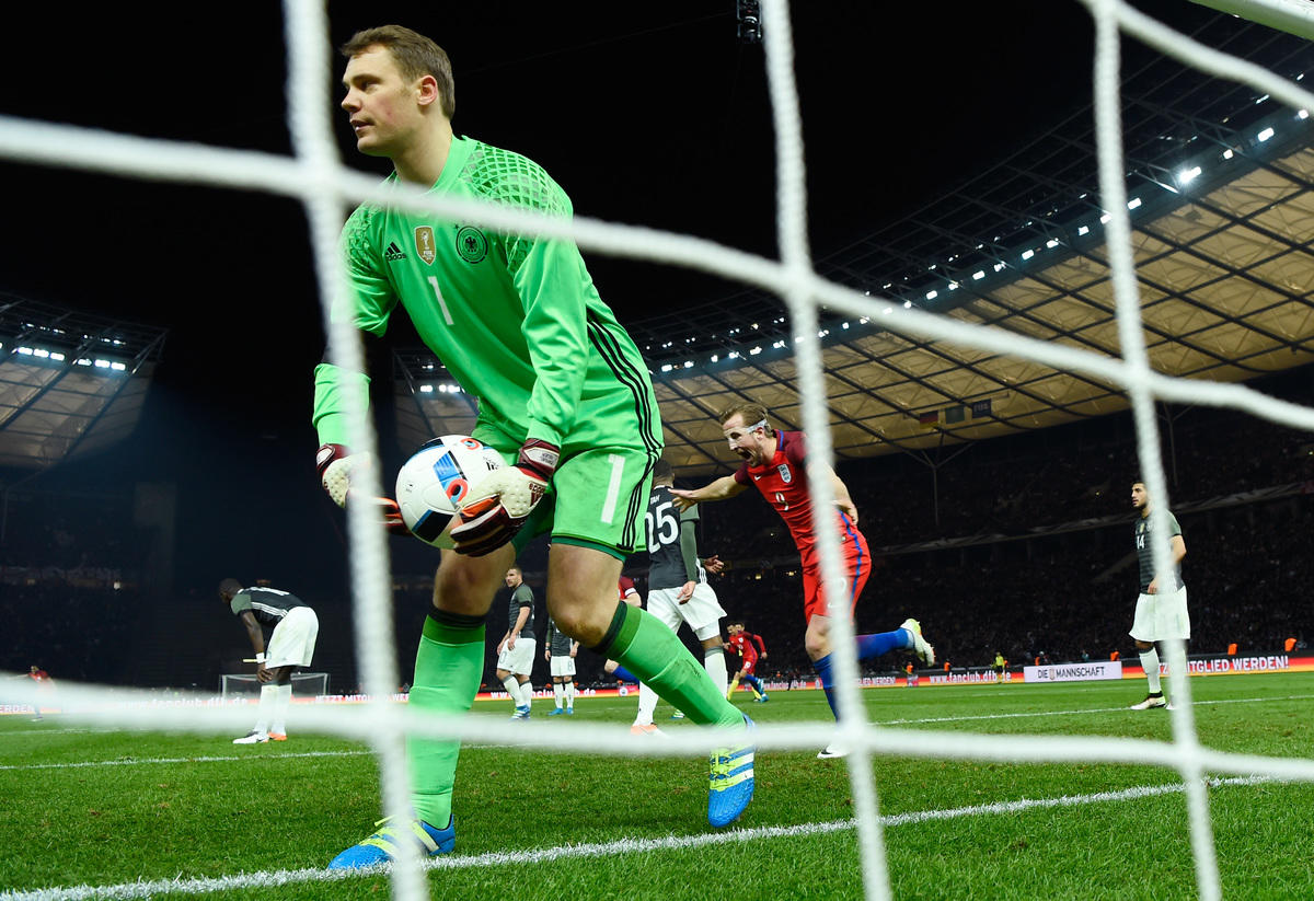 Germania-Italia, Neuer ko: niente sfida agli azzurri