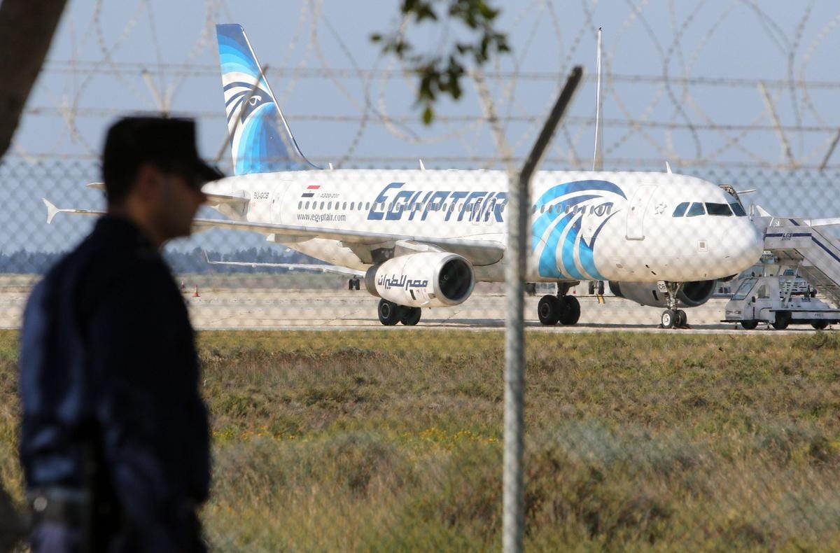 Aereo Egyptair dirottato: arrestato il dirottatore