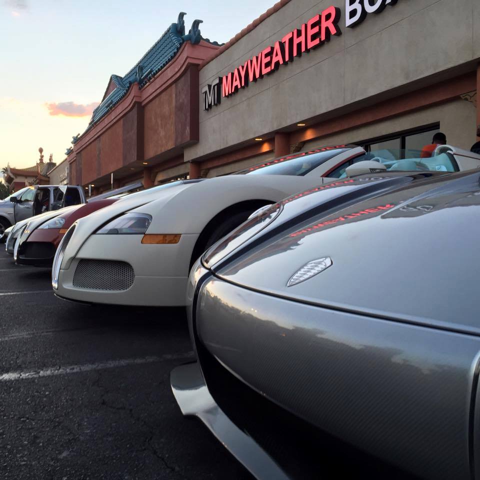 Mayweather, 10 milioni in supercar in una sola foto