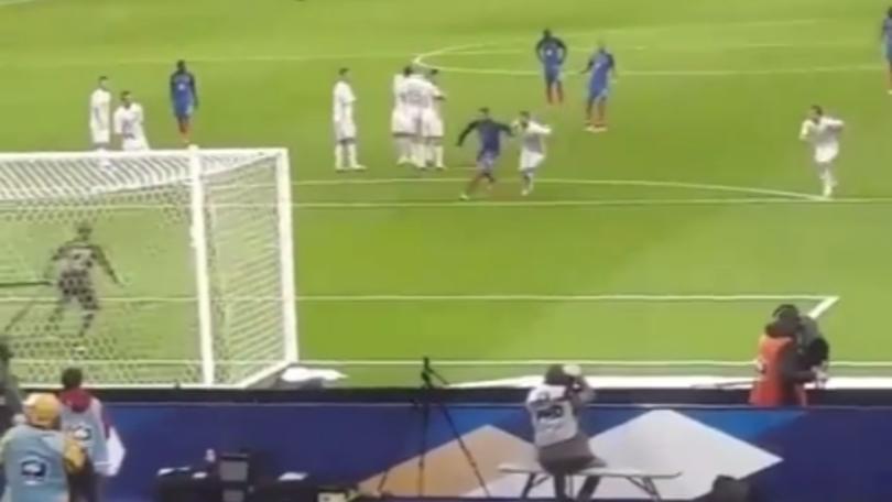 Payet, punizione da urlo: ma come hai fatto?