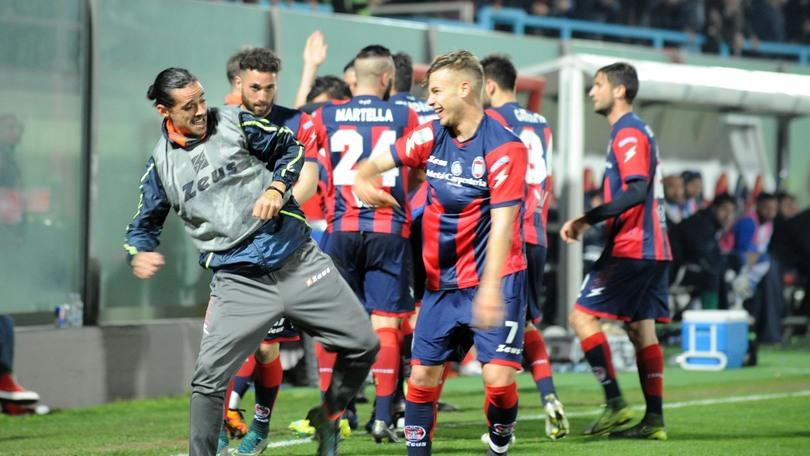 Diretta Cesena-Crotone, probabili formazioni e tempo reale