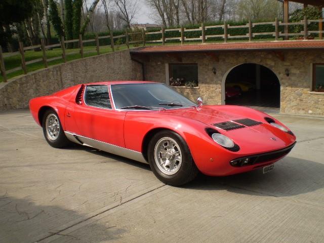 Verona Legend Cars 2016, festa per i 50 della Miura