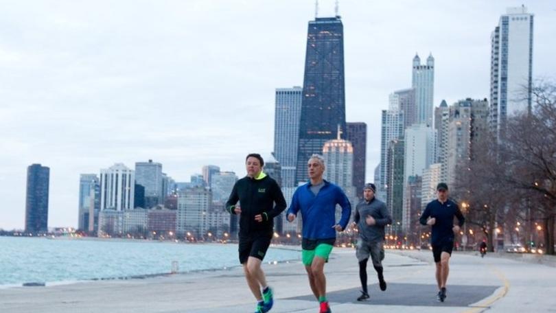 Renzi "runner": jogging all'alba a Chicago con il sindaco Emanuel