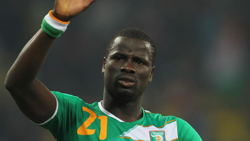 Premier League: Eboue squalificato per non aver pagato il proprio agente